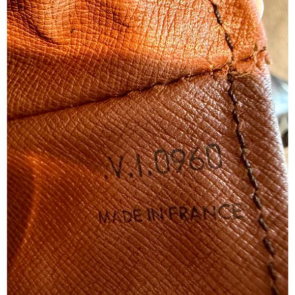 Louis Vuitton Vintage Canvas Chantilly GM Handbag with COA - Picture 16 of 16